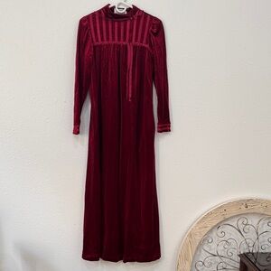 Luxurious Burgundy Long Sleeve Robe